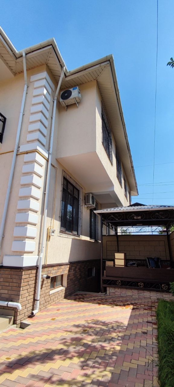 Продаю 6-к дом (226 м²) в Бишкеке