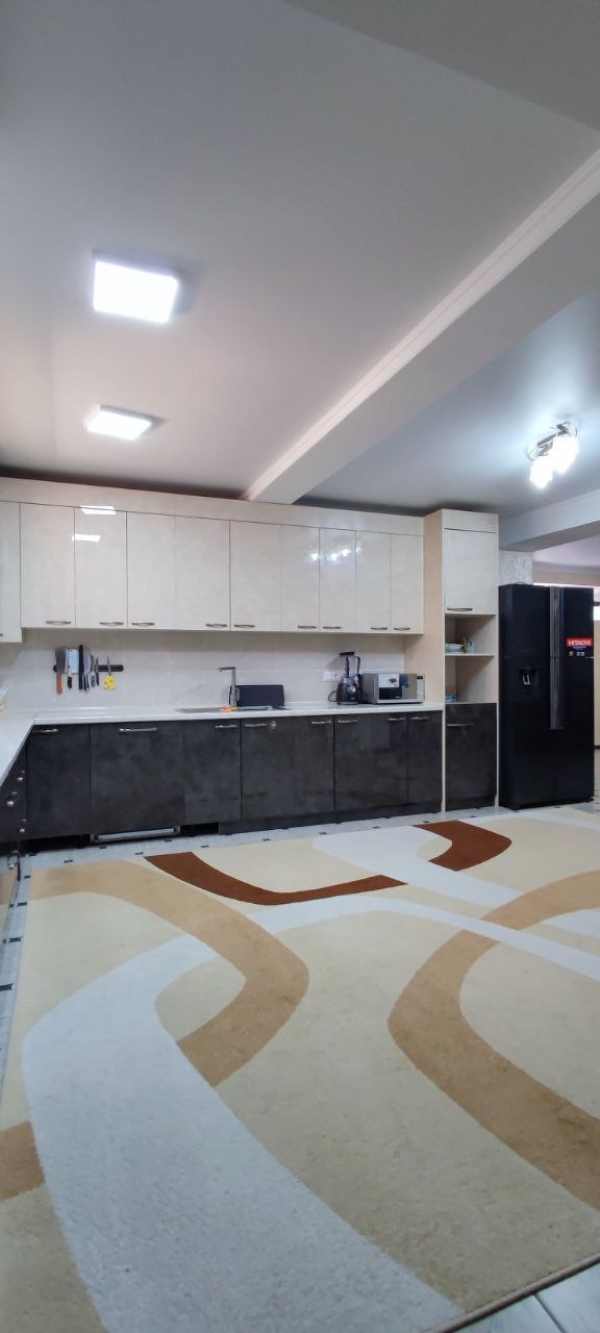 Продаю 6-к дом (226 м²) в Бишкеке