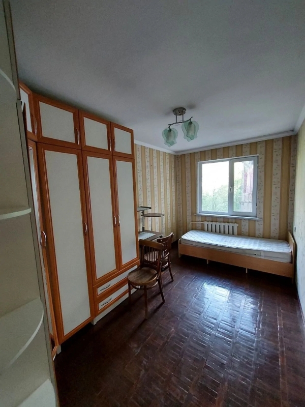 Продаю 3-к квартиру (64 м²) в Бишкеке