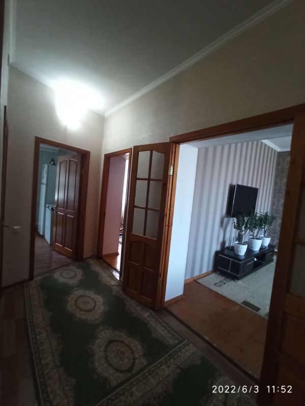 Продаю 4-к дом (800 м²) в Бишкеке