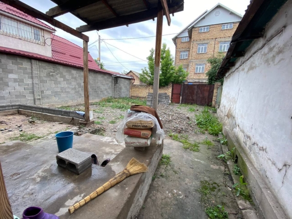 Продаю  участок (309 соток) в Бишкеке