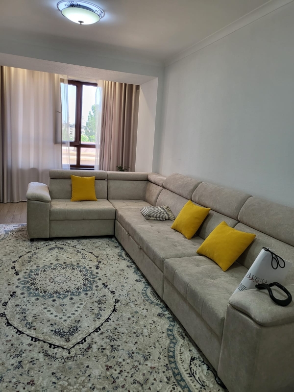 Продаю 3-к квартиру (120 м²) в Бишкеке