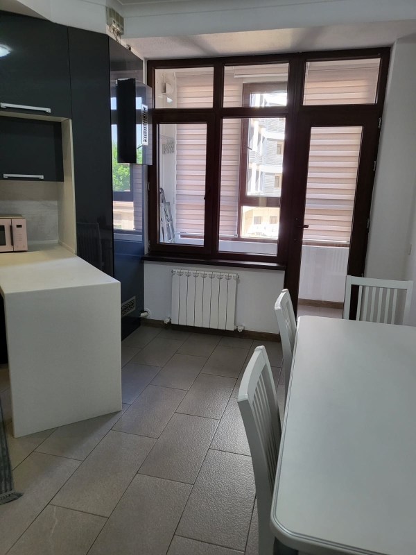 Продаю 3-к квартиру (120 м²) в Бишкеке