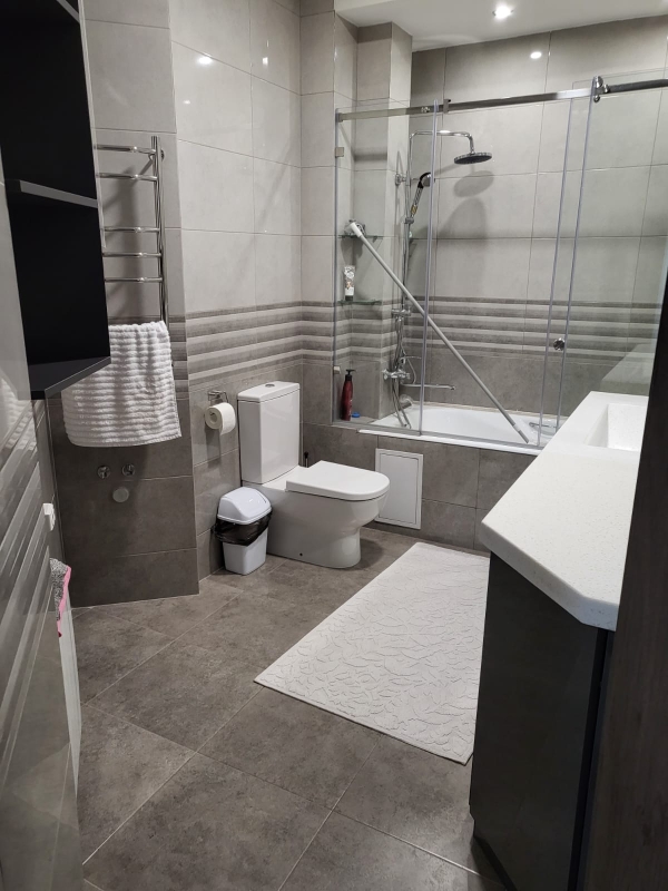 Продаю 3-к квартиру (120 м²) в Бишкеке