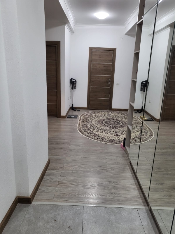 Продаю 3-к квартиру (120 м²) в Бишкеке