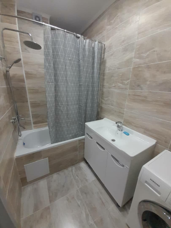 Продаю 2-к квартиру (64 м²) в Бишкеке