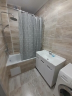 Продаю 2-к квартиру (64 м²) в Бишкеке