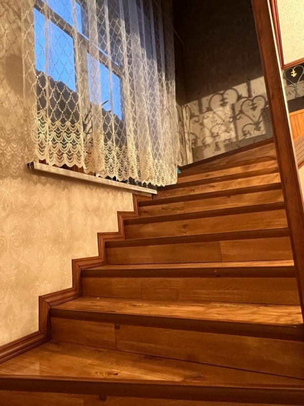 Продаю 5-к дом (270 м²) в Бишкеке