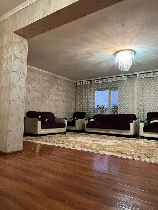 Продаю 5-к дом (270 м²) в Бишкеке