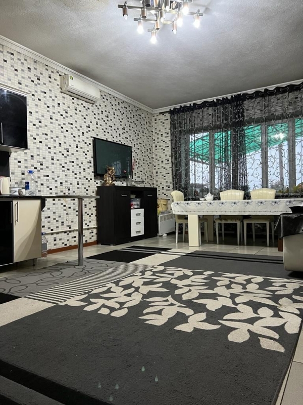 Продаю 5-к дом (270 м²) в Бишкеке