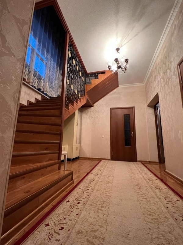 Продаю 5-к дом (270 м²) в Бишкеке