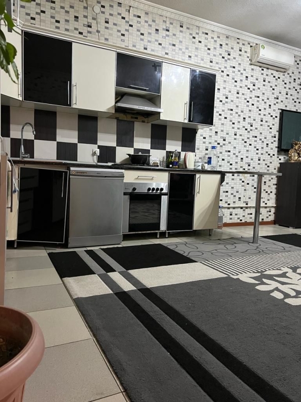Продаю 5-к дом (270 м²) в Бишкеке