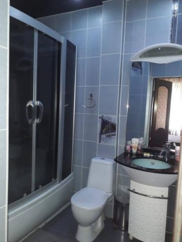Продаю 3-к квартиру (90 м²) в Бишкеке