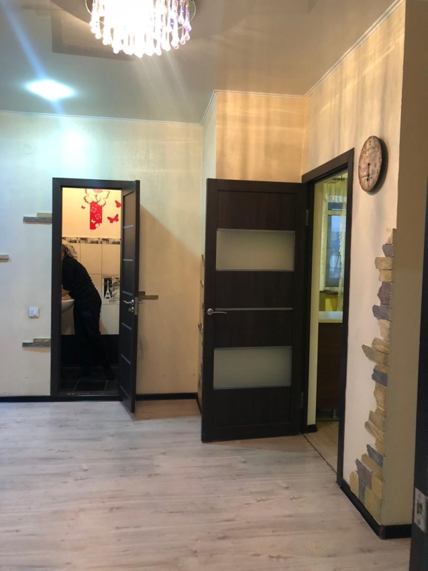 Продаю 3-к квартиру (105 м²) в Бишкеке