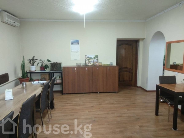 Продаю 3-к дом (88 м²) в Бишкеке