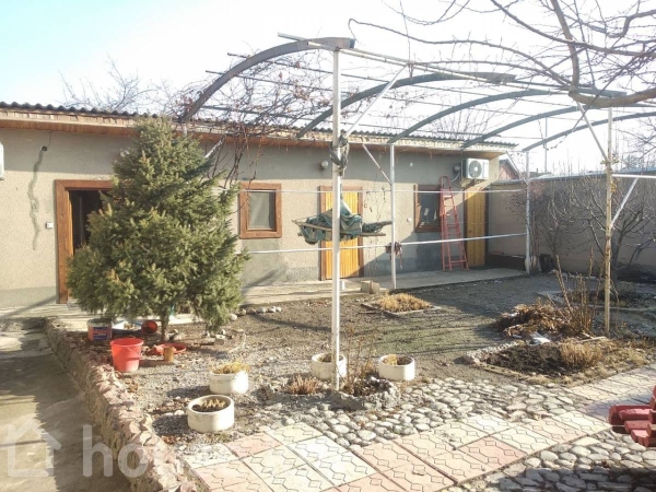Продаю 3-к дом (88 м²) в Бишкеке