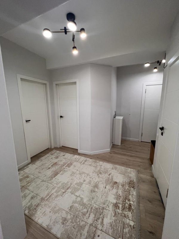 Продаю 3-к квартиру (72 м²) в Бишкеке