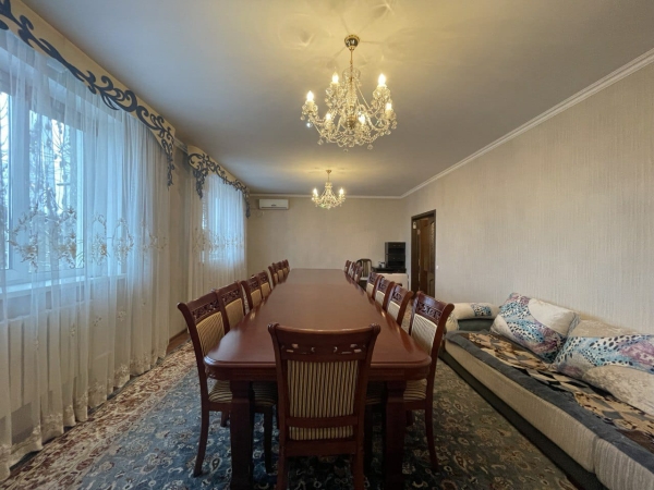 Продаю 5-к дом (220 м²) в Бишкеке