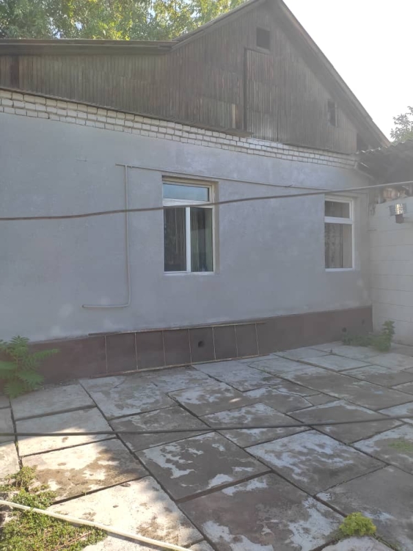 Продаю 3-к дом (61 м²) в Бишкеке