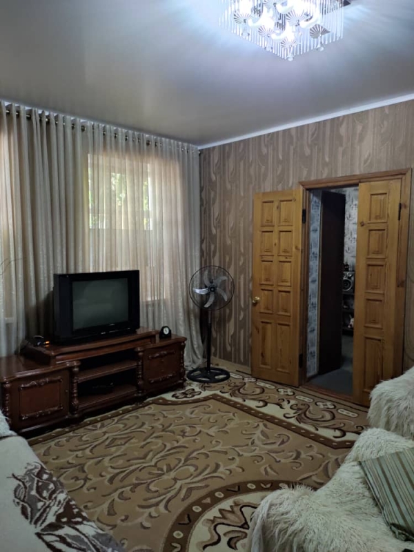 Продаю 3-к дом (61 м²) в Бишкеке
