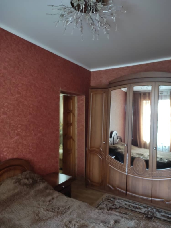 Продаю 3-к дом (61 м²) в Бишкеке