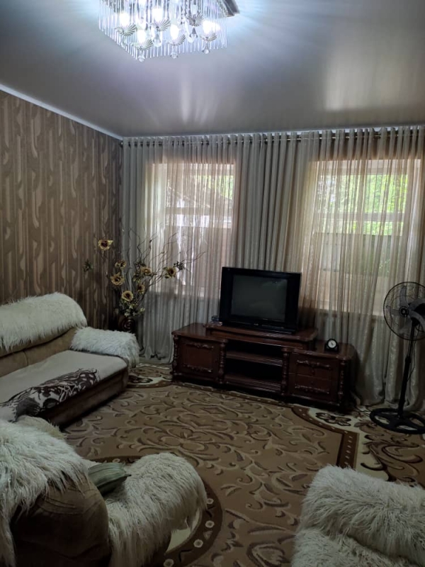 Продаю 3-к дом (61 м²) в Бишкеке