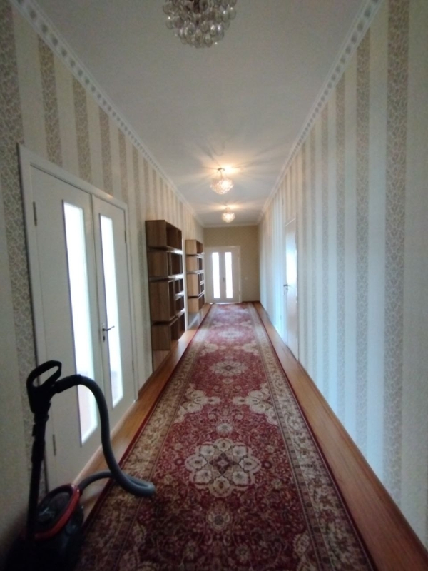 Продаю 6-к квартиру (213 м²) в Бишкеке