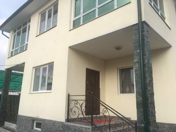 Сдаю 8-к дом (320 м²) в Бишкеке