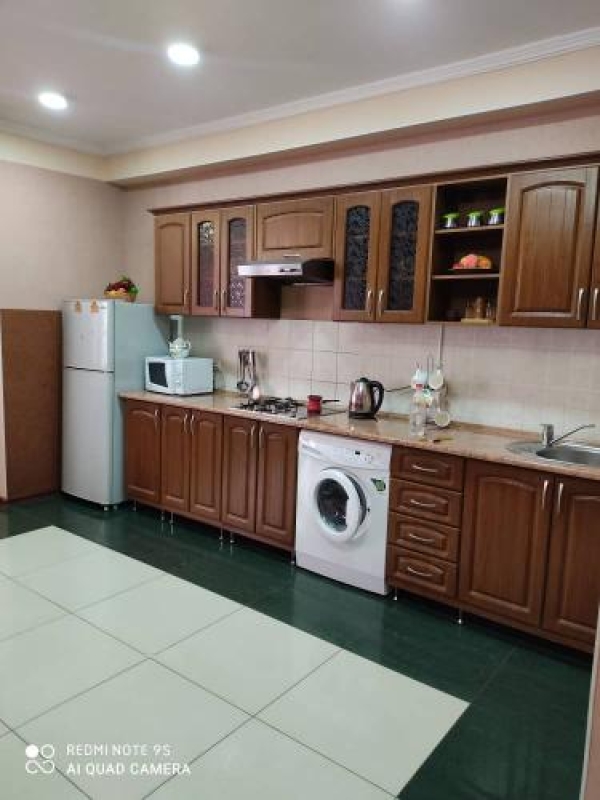 Продаю 3-к коттедж (200 м²) в Чолпон-Ате