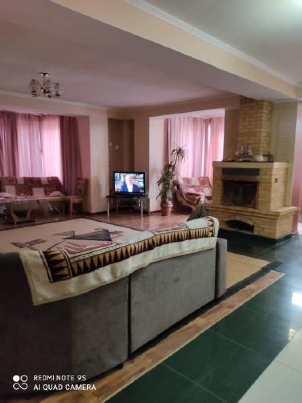 Продаю 3-к коттедж (200 м²) в Чолпон-Ате