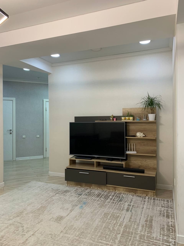 Продаю 3-к квартиру (66 м²) в Бишкеке