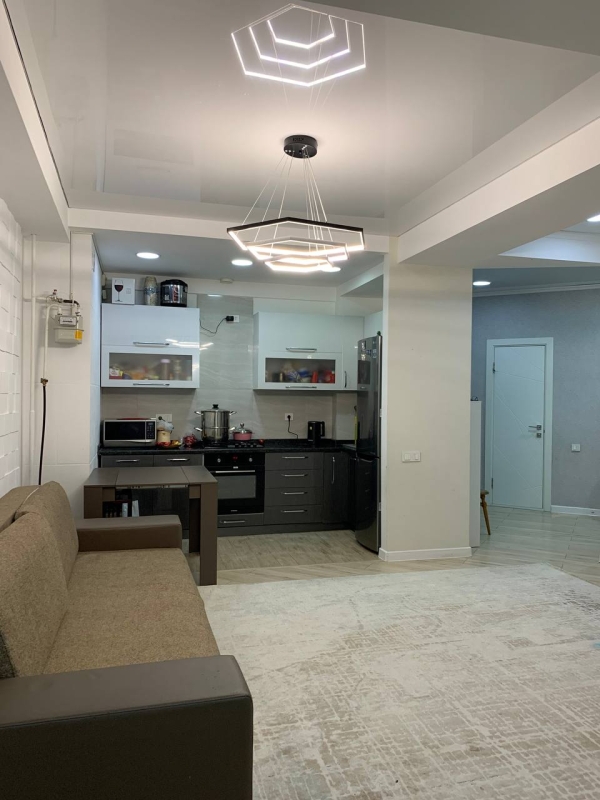 Продаю 3-к квартиру (66 м²) в Бишкеке
