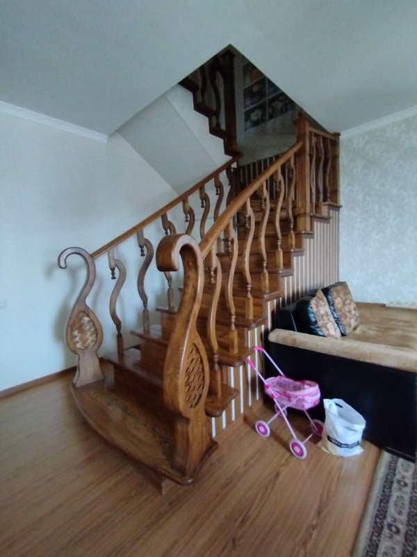 Продаю 6-к квартиру (213 м²) в Бишкеке