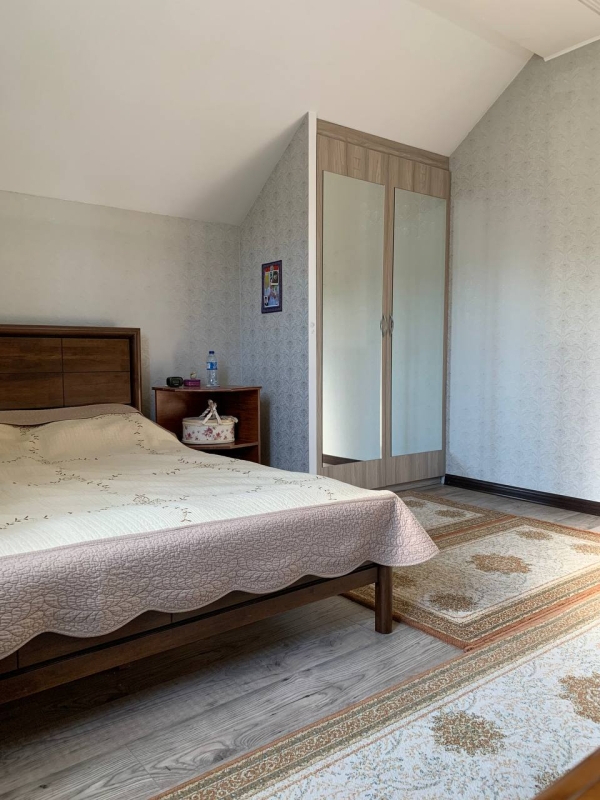 Сдаю 6-к дом (176 м²) в Бишкеке