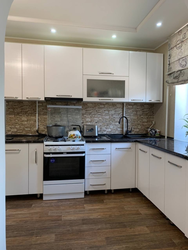 Сдаю 6-к дом (176 м²) в Бишкеке