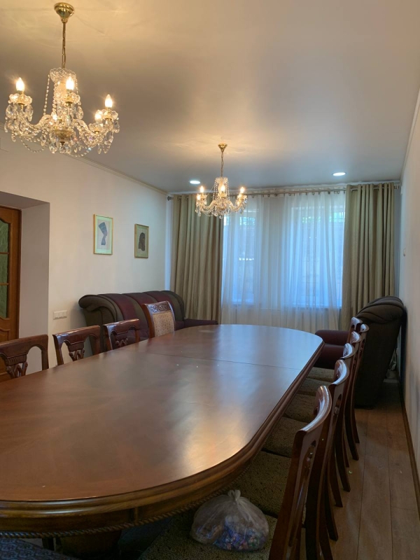 Сдаю 6-к дом (176 м²) в Бишкеке