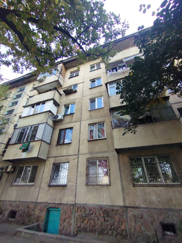 Продаю 3-к квартиру (58 м²) в Бишкеке