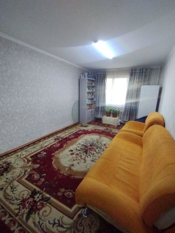 Продаю 3-к квартиру (58 м²) в Бишкеке