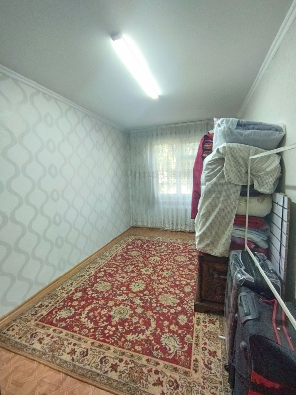 Продаю 3-к квартиру (58 м²) в Бишкеке