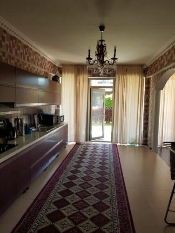 Сдаю 3-к коттедж (200 м²) в Чолпон-Ате