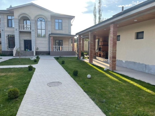 Сдаю 6-к дом (300 м²) в Бишкеке