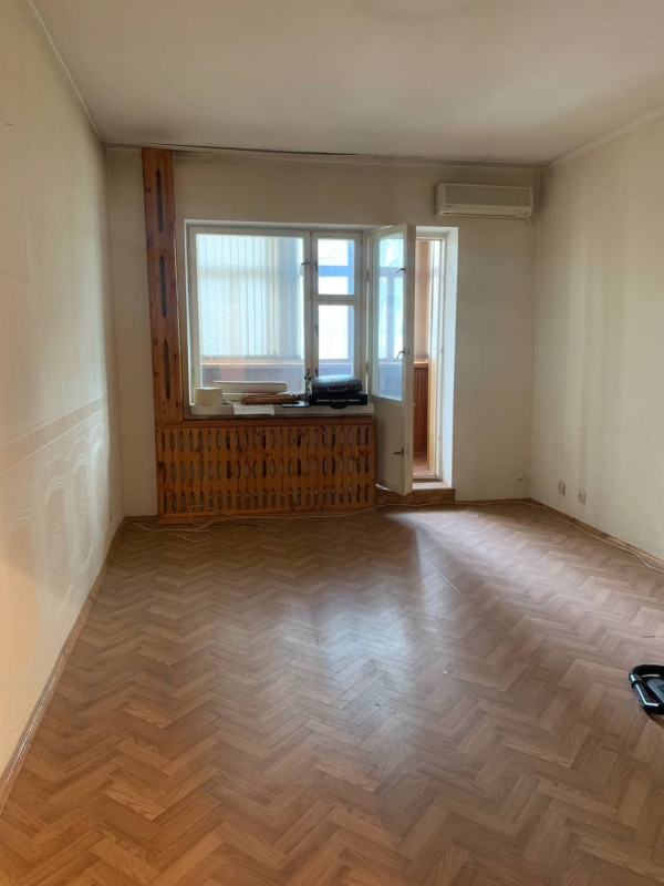 Продаю 3-к квартиру (90 м²) в Бишкеке