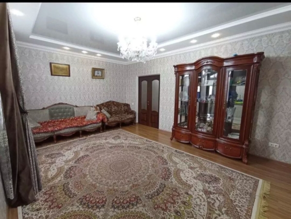 Продаю 4-к квартиру (110 м²) в Бишкеке