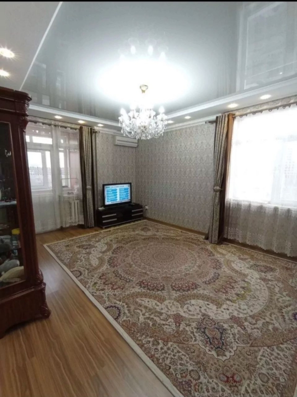 Продаю 4-к квартиру (110 м²) в Бишкеке