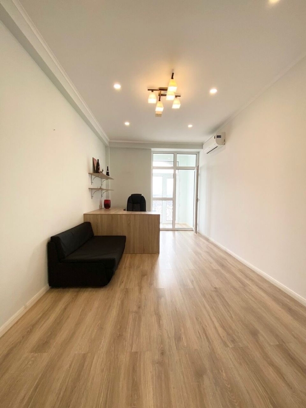 Продаю 4-к квартиру (185 м²) в Бишкеке