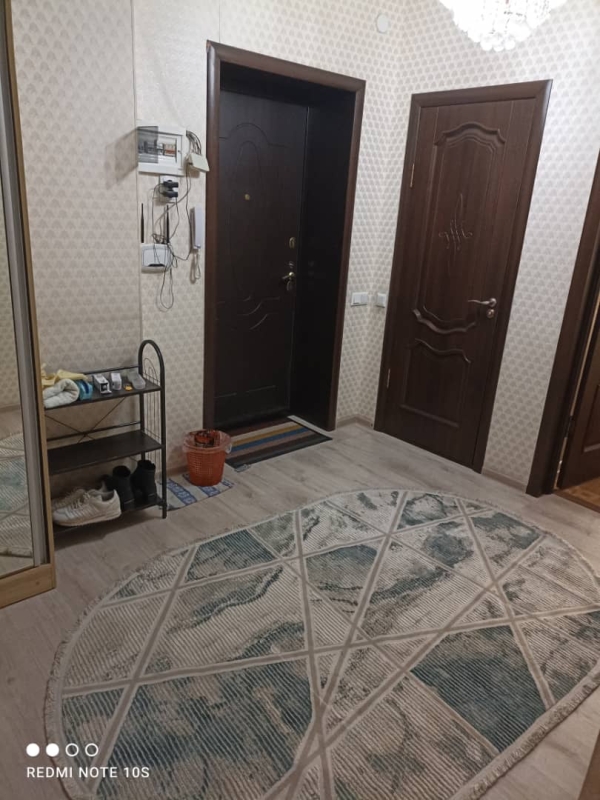 Сдаю 3-к квартиру (100 м²) в Бишкеке
