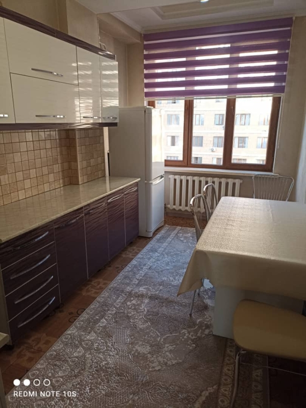 Сдаю 3-к квартиру (100 м²) в Бишкеке