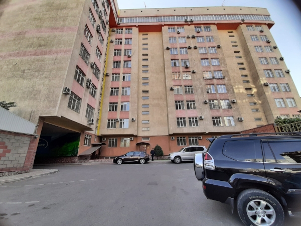 Сдаю 4-к квартиру (160 м²) в Бишкеке