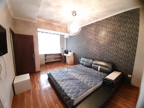 Сдаю 4-к квартиру (160 м²) в Бишкеке