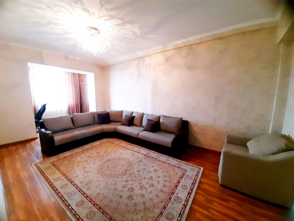 Сдаю 4-к квартиру (160 м²) в Бишкеке